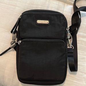 Baggalini travel purse